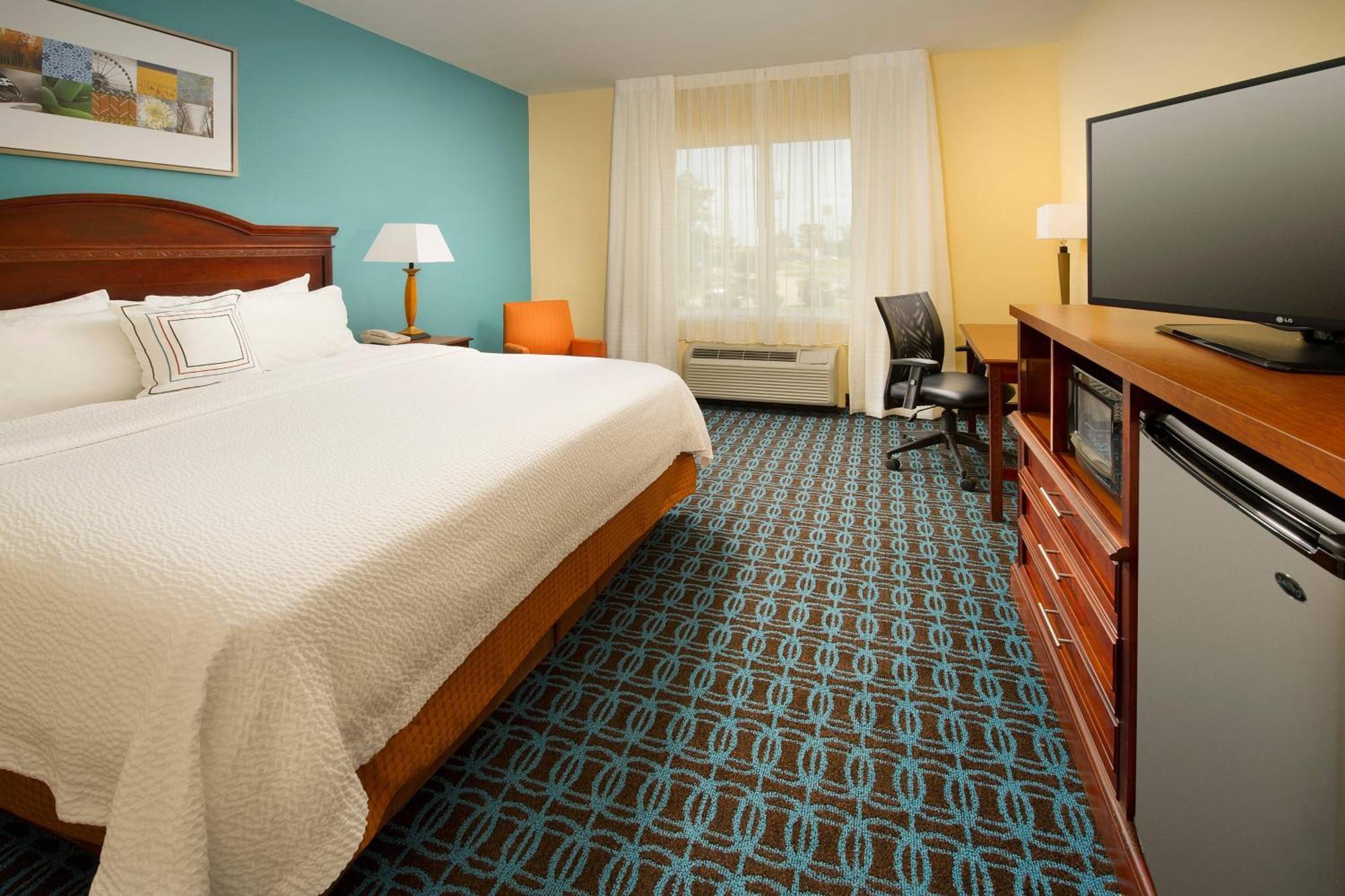Hotel Fairfield & By Marriott 3*