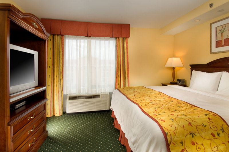 Hotel Fairfield & By Marriott 3*